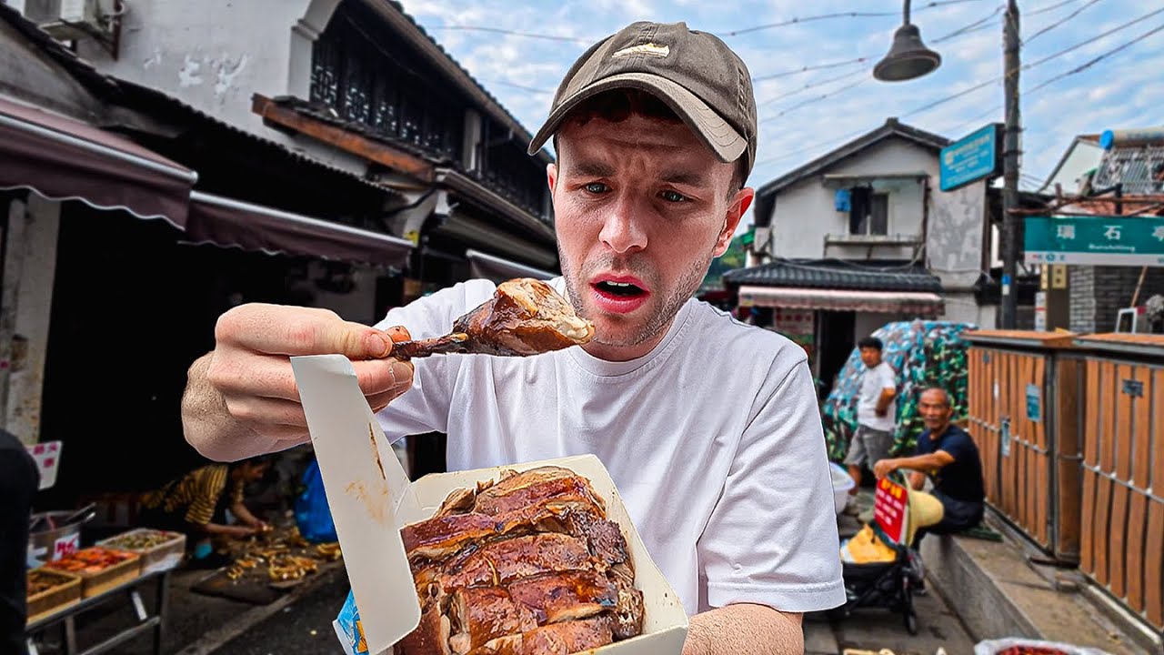 Inside a Chinese Market Tourists Never Visit 🇨🇳