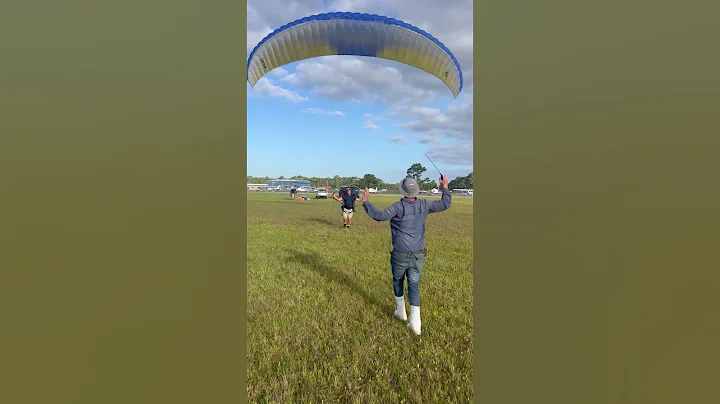 Running to the sky 🪂 #paramotor #paramotororlando #shorts