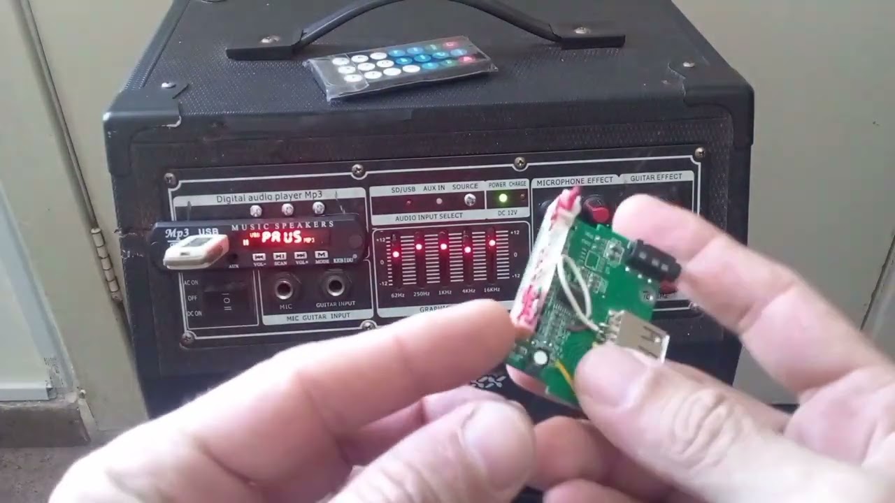 Lenoxx CA311 amplified speaker - YouTube