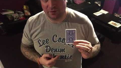 Viral Video UK: Red pill, blue pill card trick