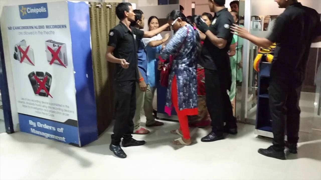 Movie Day, Surat video phone beyonce mp3