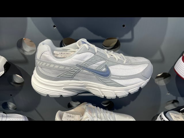 【NIKE】◆Initiator Light Smoke Grey (W)◆HQ1511-121◆ Nike Initiator (Summit White/Light Smoke Grey/Photon Dust