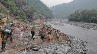 Soldiers Walk 6 Km To Der Supplies To Flood Hit Beijing Residents