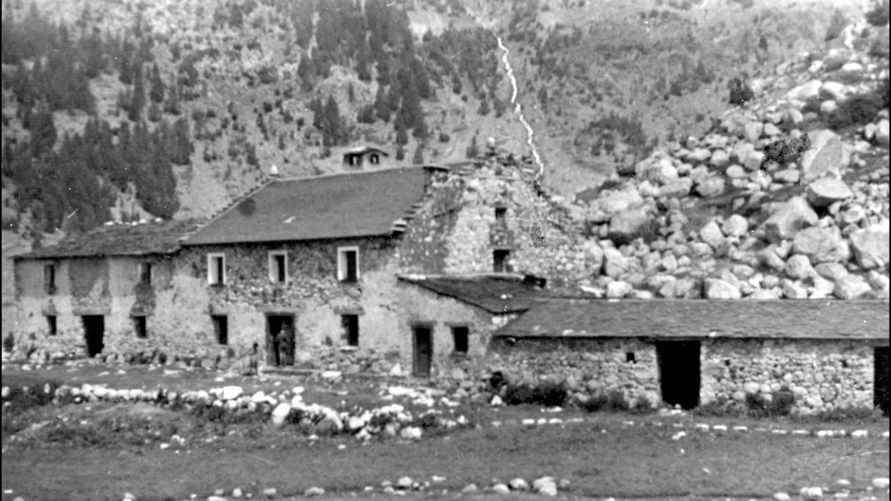 Tripadvisor - TV PEQUEÑA Y MUY ANTIGUA. MUY MALA VISIÓN - صورة ‪Hotel  Hospital de Benasque‬، ‪Benasque‬