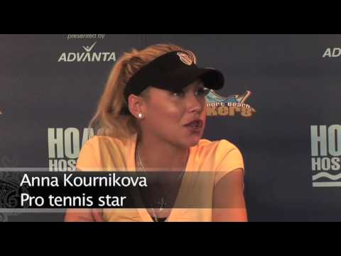 Anna Kournikova - Newport Beach Breakers