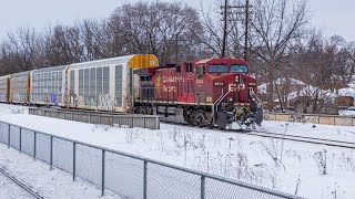 Ac44 Duo Cpkc Train 3-H17 Southbound At Weston Go Station In Toronto, On With Cp 8604 & Cp 8621
