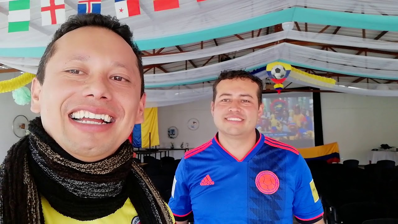 Colombia campeon, saludos desde Chiquinquira. Centro de eventos Camelot.
Salón garden.