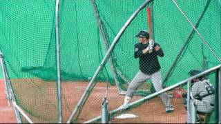 20111014T-岡田選手の打撃練習＠札ド