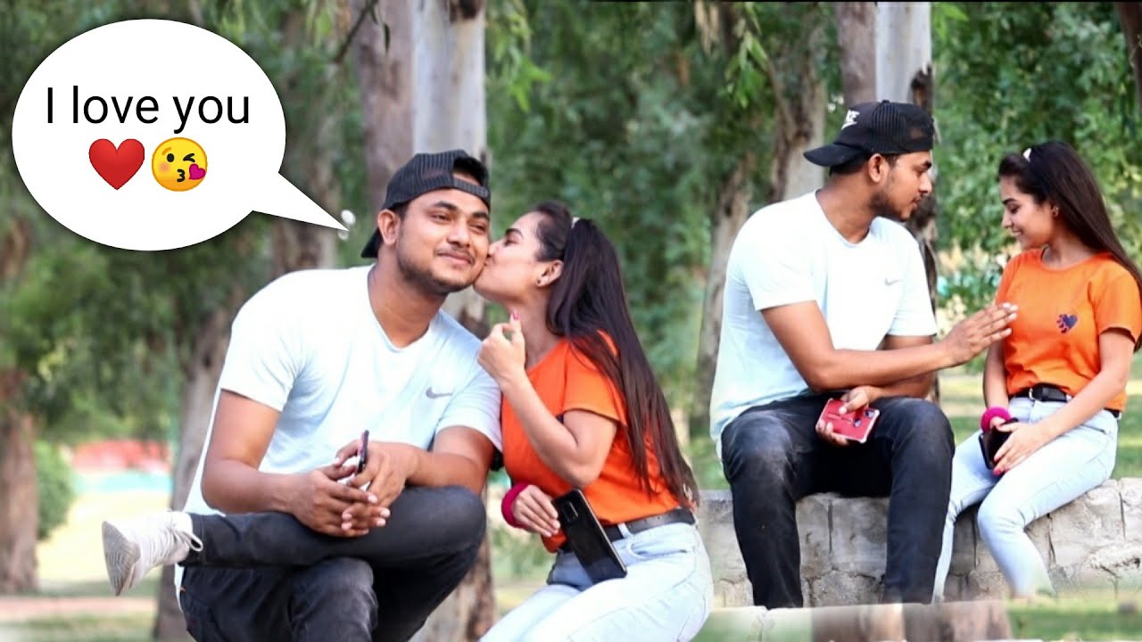 Kising prank on baby girl rawya, ek chuma tu mujhko udhar de do 😆 // crazy vishal