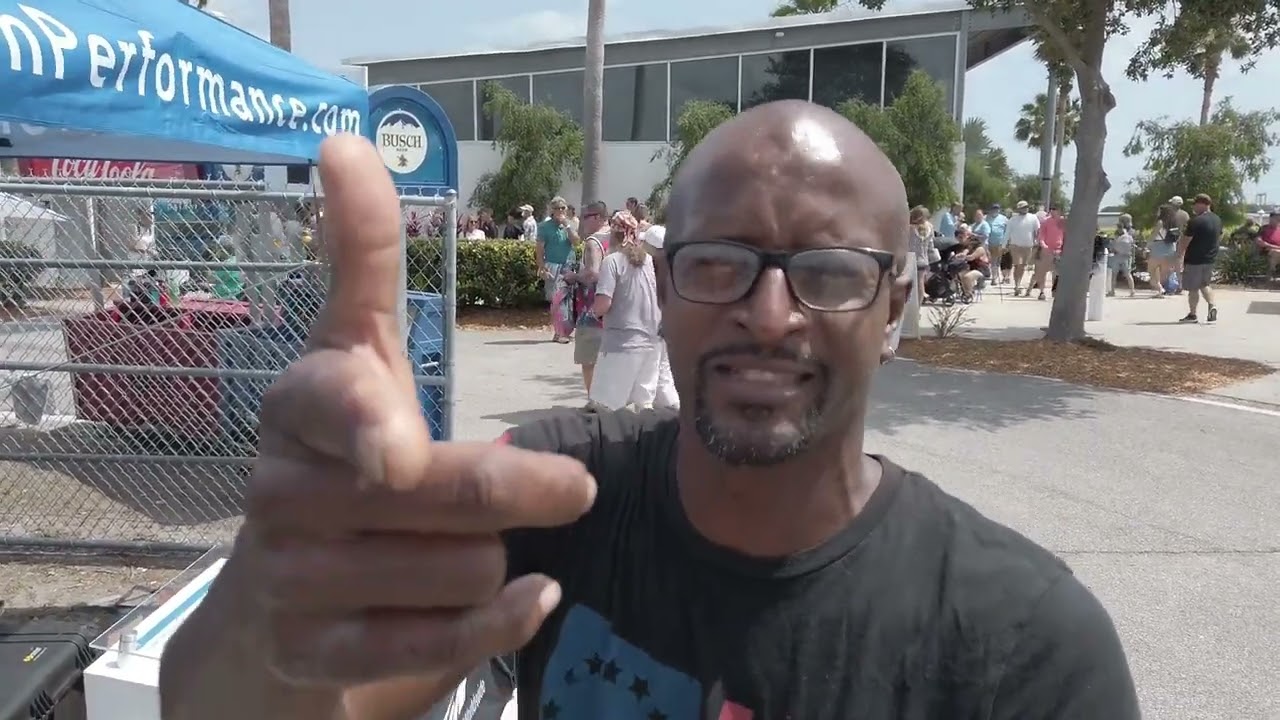 Let's see what cool stuff was at Daytona Beach Jeep Week!