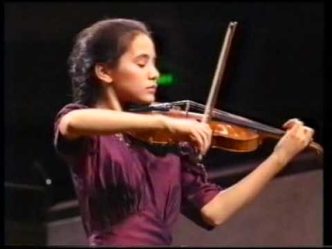 Sally Cooper performs Bruch Violin Concerto (Movt 1)