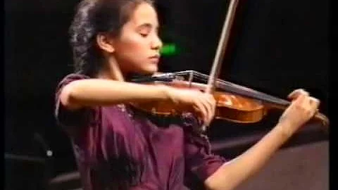 Sally Cooper performs Bruch Violin Concerto (Movt 1)