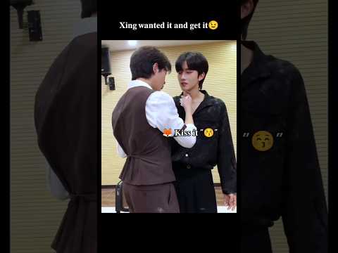 I Think Lowkey Xing Wanted That Kiss Bl Chinesebl Abodesire Enigma Alpha Xingqiu Viral
