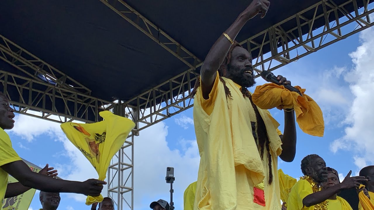 KING JAH FIRE: SEE WHAT HE DID TO MUSEVENI IN HIS FACE😂