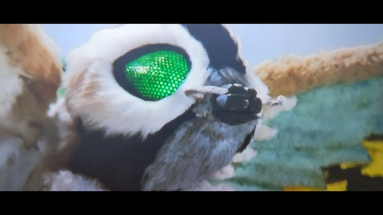 Rebirth of Mothra 2 - Aqua Mothra reverts to Rainbow Mothra