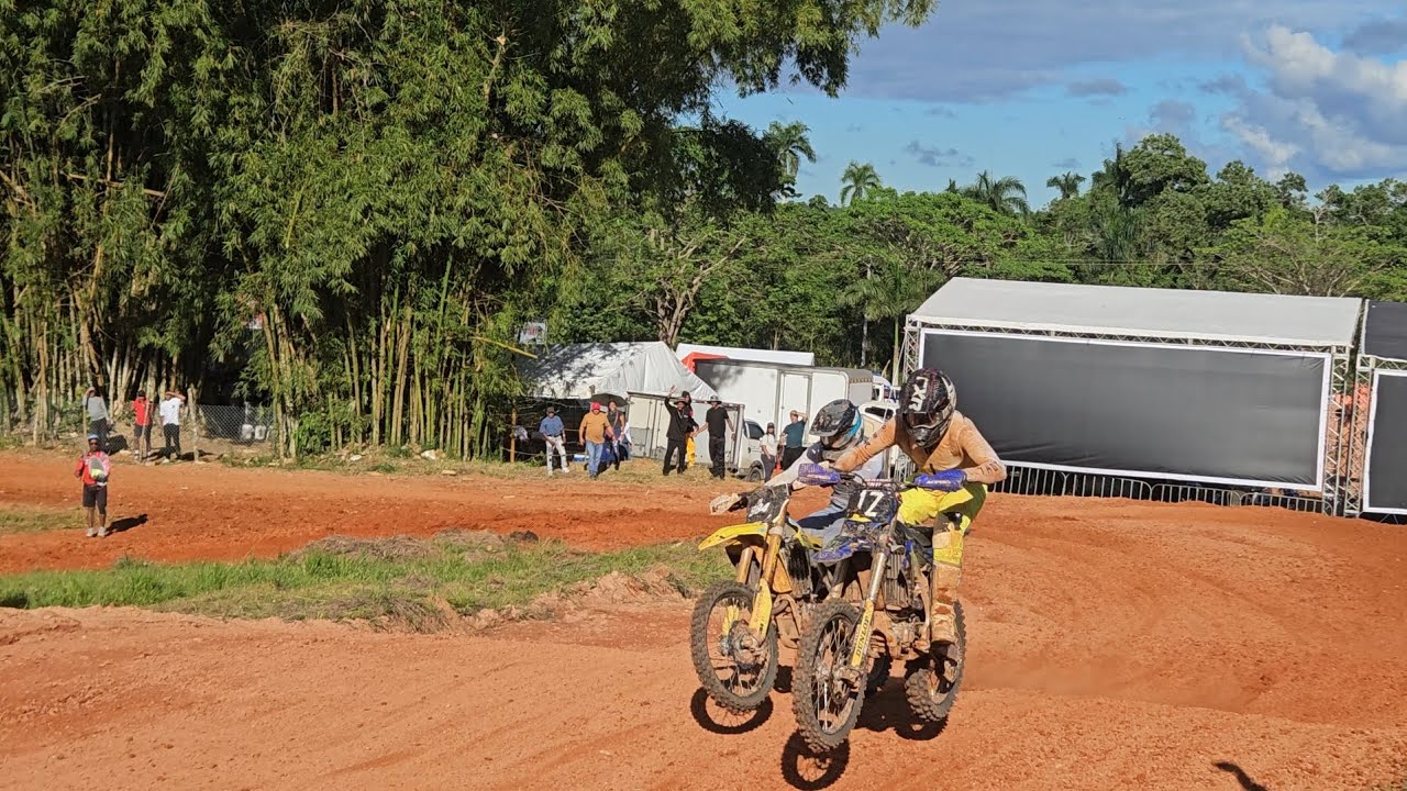 JEFFREY TAVERAS VS JOSHUA HOLSTEINSON, MOTOCROSS DEL BUENO MX2. NOGUER JR GANA EL HEAT