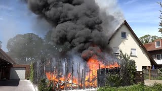 [FLAMMENINFERNO  SCHWARZE RAUCHWOLKE] Gartenhüttenbrand greift auf Wohnhaus über  Ibbenbüren