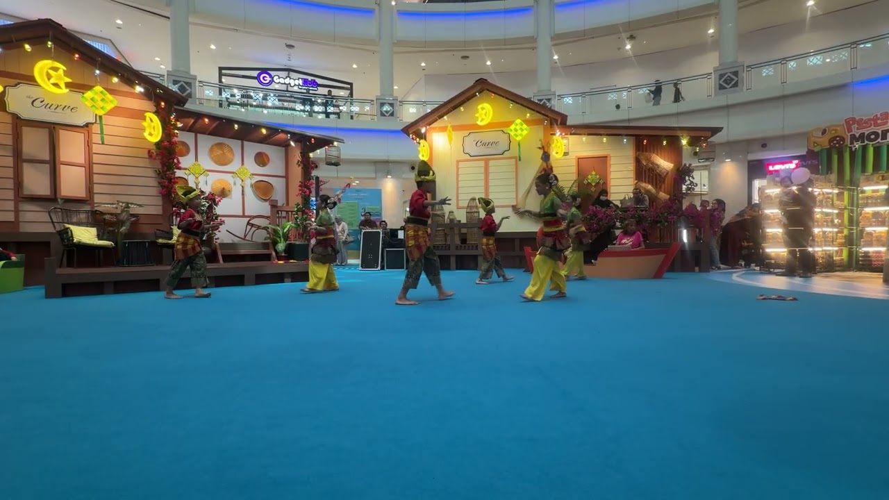 Pulang di Hari Raya Tarian 28/2/2026 by #inzdancers #amanisafiyyah at The Curve