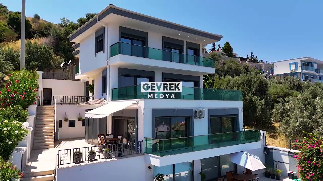 Urla İskele Satılık Villa | İzmir Emlak Drone Tanıtım 
