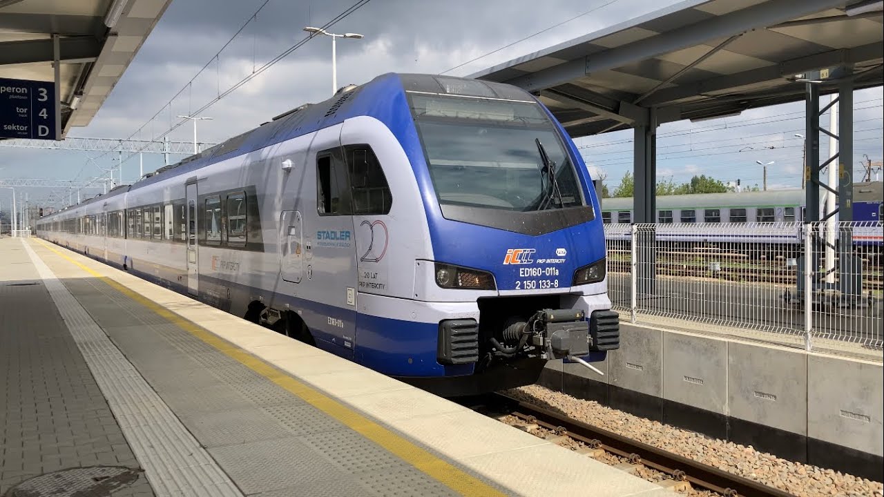Przelot ED160-011 przez stację Kraków Płaszów - YouTube