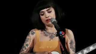 Mon Laferte "Funeral" en vivo en Melkweg Amsterdam
