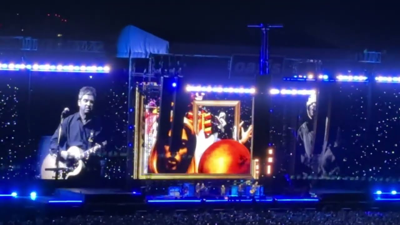 Oasis - Wonderwall (Live Toronto August 25, 2025) - YouTube