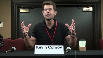 Kevin Conroy explains the "2 voice" origin for Batman/Bruce Wayne