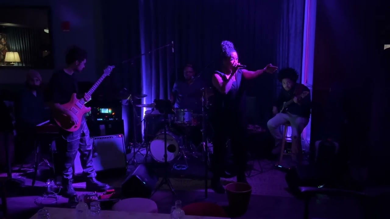 Simbryt Live! @ LazyBird Adele - Hello & Jill Scott - It’s Love