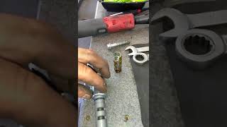 Como remover o solenoide VVT quebrado quando eles quebram Meineke Cinnaminson
