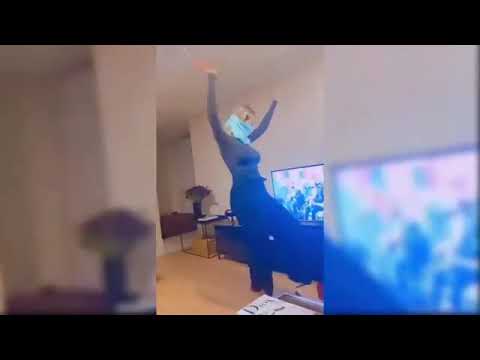 Hande Sarıoglu Ve  Dansı