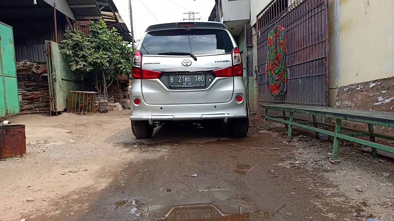 Avanza Hellaflush: Modifikasi Ekstrim yang Membagi Pendapat