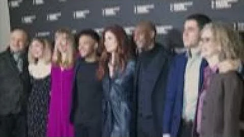 Debra Messing returns to Broadway in 'Birthday Can...