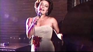 Elis Regina - Ilusão à Toa