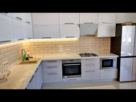 Угловая кухня в частном доме. Все вышло недорого