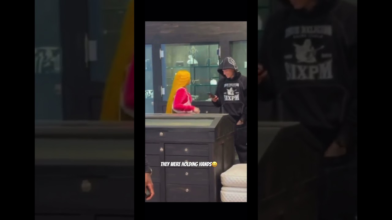 Ice Spice was out shopping with her boyfriend, Central Cee recently 😍 