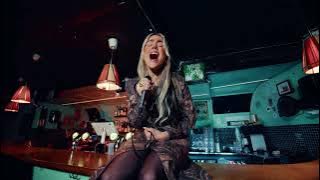 Julie Bergan - Kiss Me Better (Official Live Video)