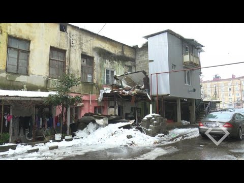 თამარის დასახლებაში ბარაკებში სახლის ნაწილი ჩამოიშალა