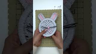 Create a cute Macrame Bunny for Easter with our tutorial! 🐰🎨 #macrame #easterdecor #diy #easter