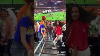 Nikki Bella Twerk Show 