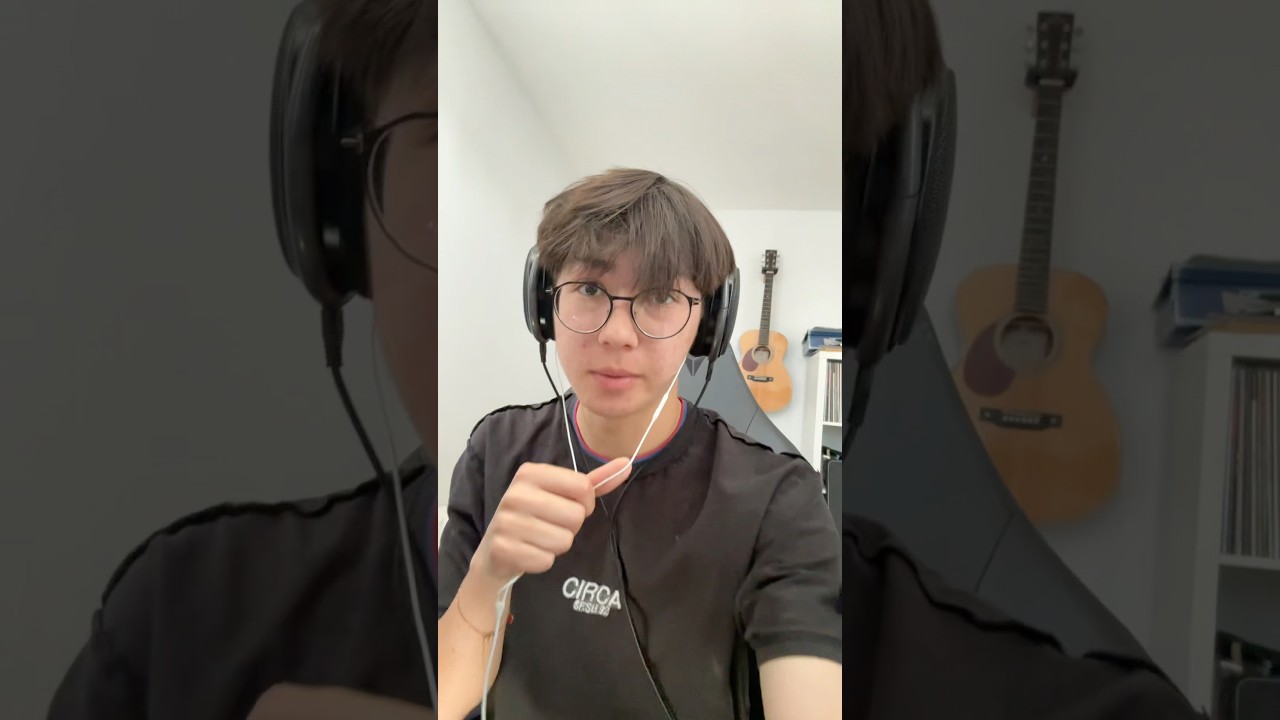 guys my shirt is inside out 💔 