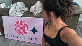 painting my logo 💗 paint and chat, let’s chill, i’m bored lol just vibe with me
