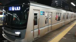 東京メトロ13000系  13104f    普通 北越谷行き  西新井駅発車