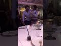 رقص الفنانة ناهد السباعي مع صديقها الحميم في أحد المقاهي اليلية وكمية بوس وأحضان غير طبيعية