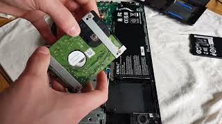 Mise à niveau d'un PC portable Acer de 2014 (changement de batterie + disque dur)