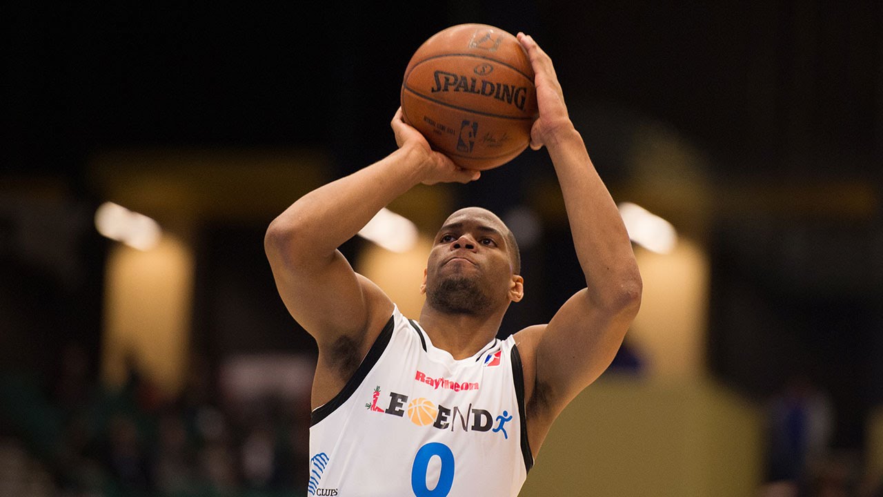 Highlights: Tu Holloway (31 points)  vs. the Jam, 3/17/2016