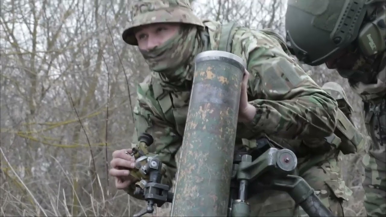 Russian Soldiers Destroy Ukrainian Artillery Crews With Mortars Near Border