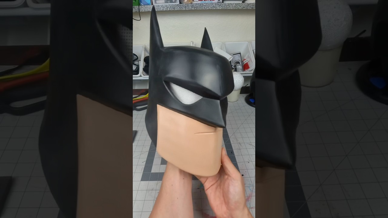How to make a Batman mask #batman #diycosplay #batmancosplay #dccosplay #batmancostume #howtomake