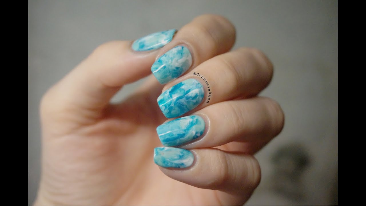 Blue Dry Marbled using plastic nailart tutorial
