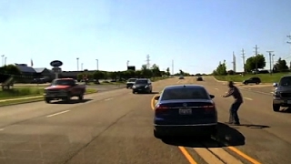Man Jumps into Moving Car, Saves Seizure Victim