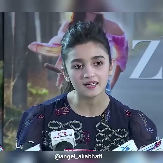 Aliabhatt singing Love you Zindagi !